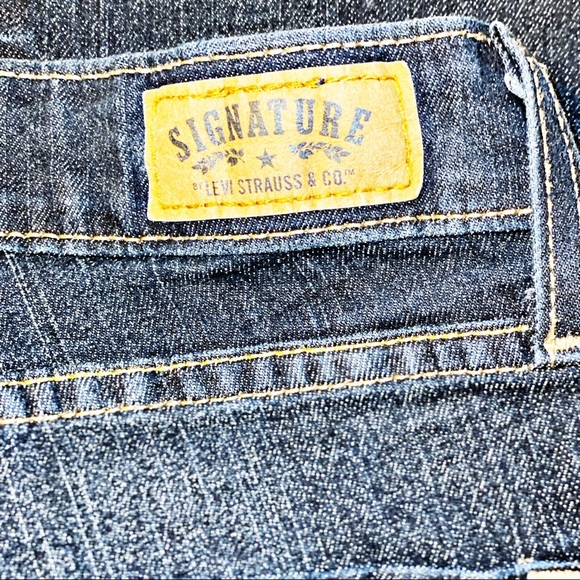 Levi's Signature Modern Bootcut Jeans - Picture 4 of 4